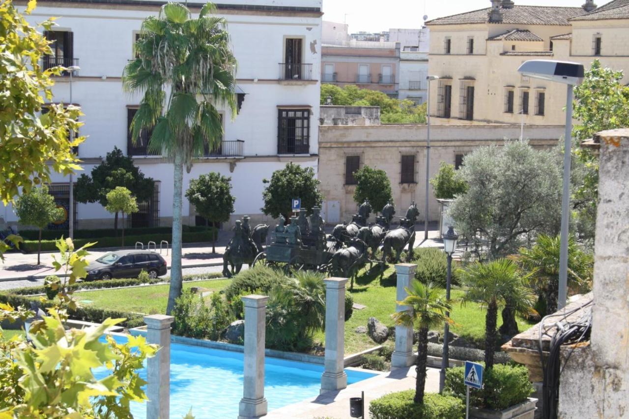 Apartamentos Turísticos Mamelón Jerez de la Frontera Exterior foto