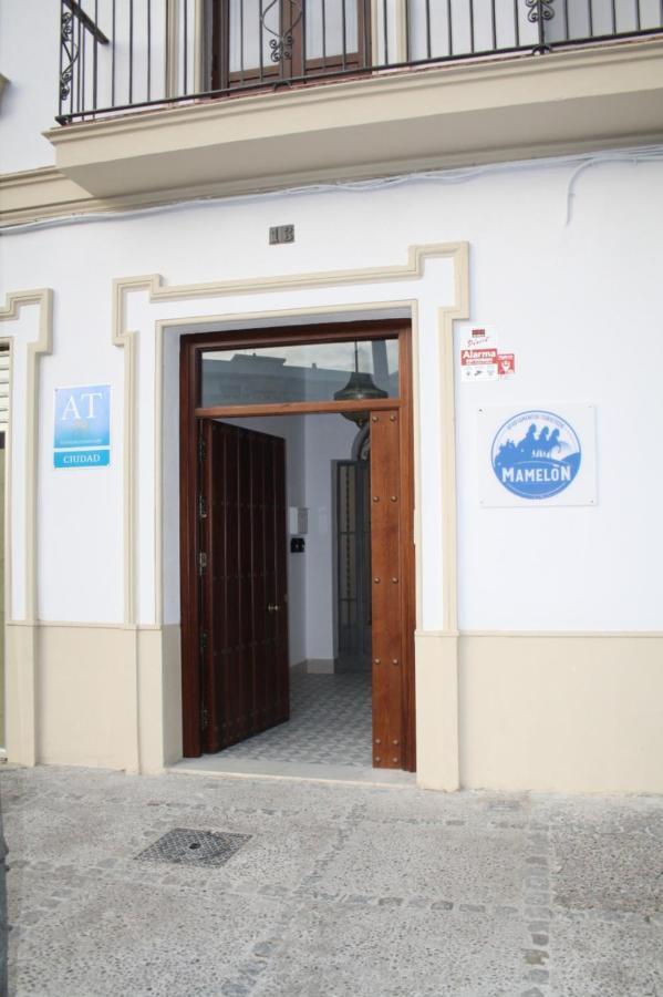 Apartamentos Turísticos Mamelón Jerez de la Frontera Exterior foto