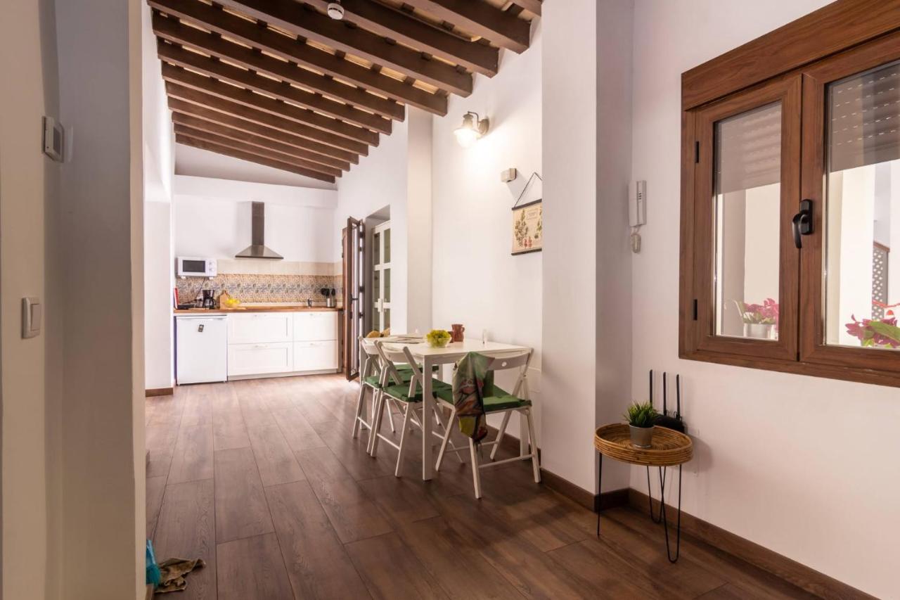 Apartamentos Turísticos Mamelón Jerez de la Frontera Exterior foto