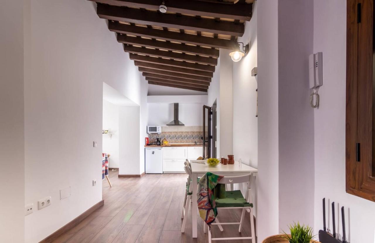 Apartamentos Turísticos Mamelón Jerez de la Frontera Exterior foto