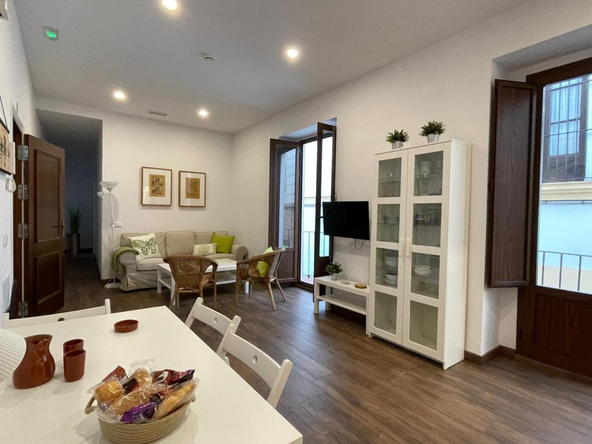 Apartamentos Turísticos Mamelón Jerez de la Frontera Exterior foto